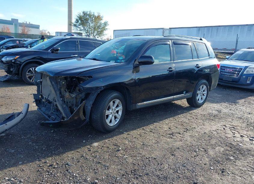 Photo 2 of 2012 Toyota Highlander SE V6 (VIN 5TDBK3EH3CS097344)