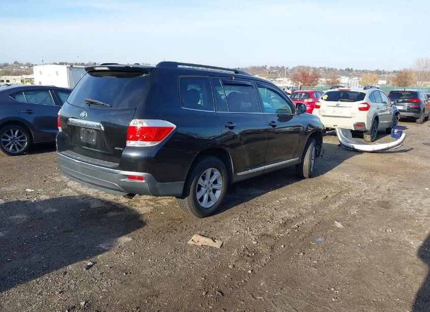 Photo 4 of 2012 Toyota Highlander SE V6 (VIN 5TDBK3EH3CS097344)