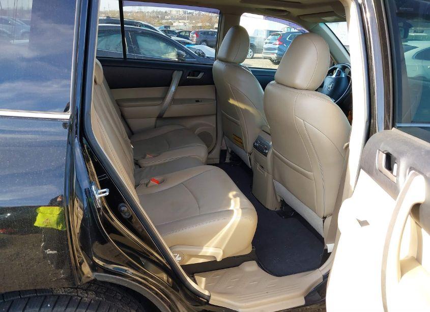 Photo 8 of 2012 Toyota Highlander SE V6 (VIN 5TDBK3EH3CS097344)