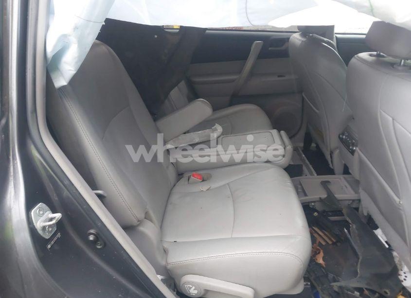 Photo 8 of 2012 Toyota Highlander SE V6 (VIN 5TDBK3EH3CS100386)