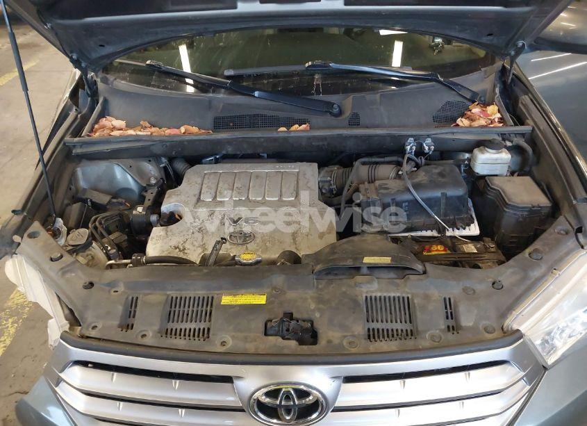 Photo 10 of 2012 Toyota Highlander SE V6 (VIN 5TDBK3EH3CS107015)