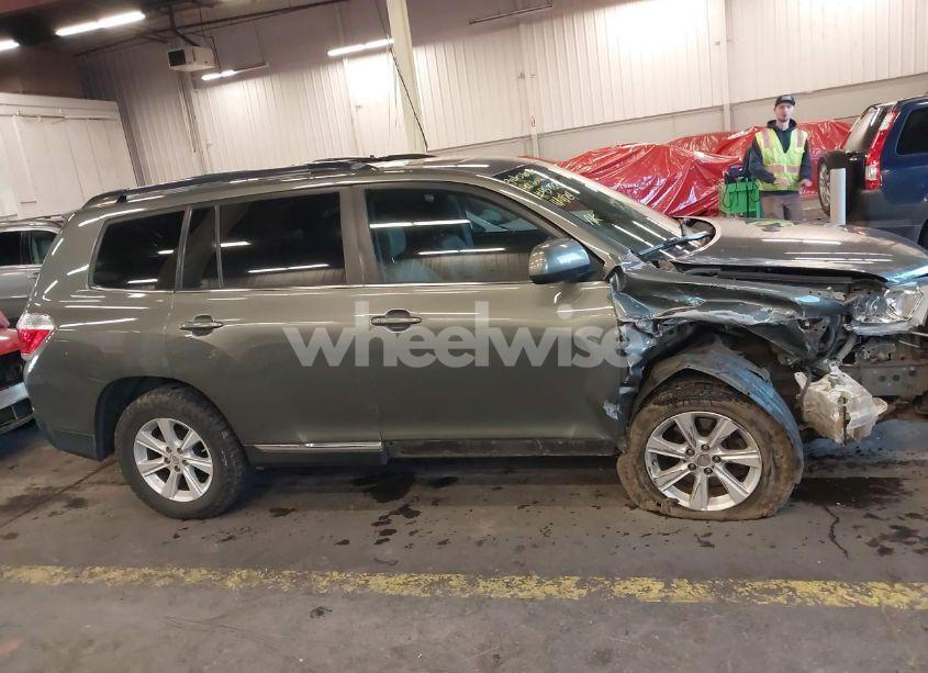 Photo 14 of 2012 Toyota Highlander SE V6 (VIN 5TDBK3EH3CS107015)