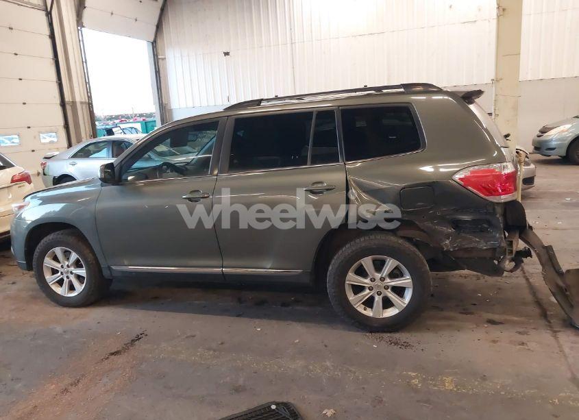 Photo 15 of 2012 Toyota Highlander SE V6 (VIN 5TDBK3EH3CS107015)