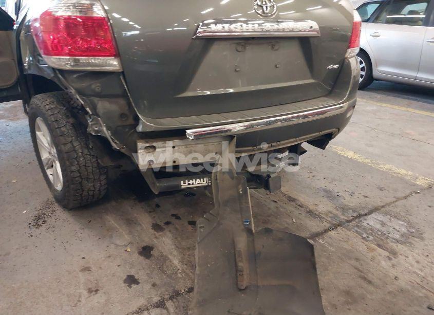 Photo 6 of 2012 Toyota Highlander SE V6 (VIN 5TDBK3EH3CS107015)