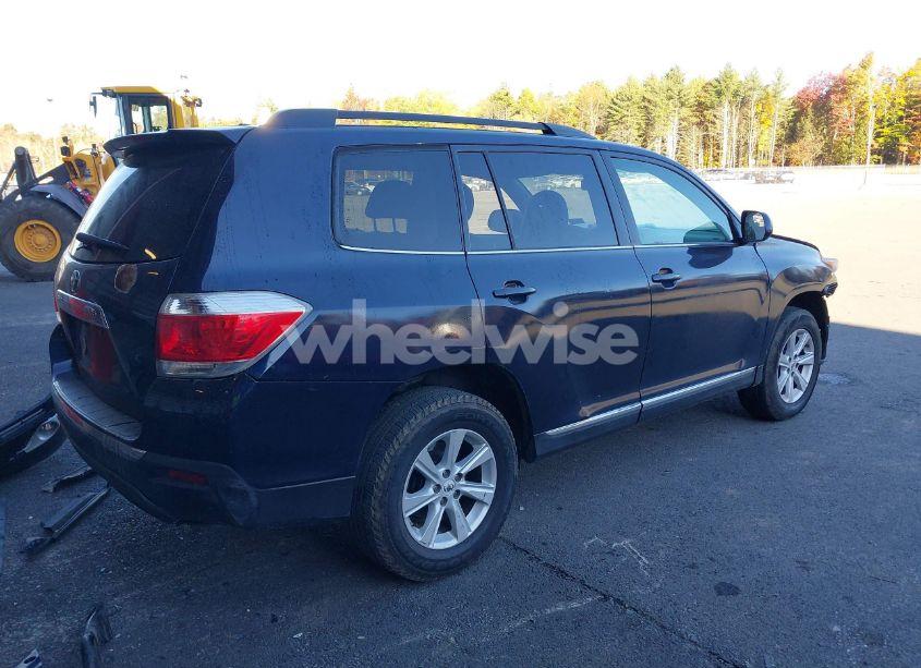 Photo 4 of 2012 Toyota Highlander SE V6 (VIN 5TDBK3EH3CS116331)