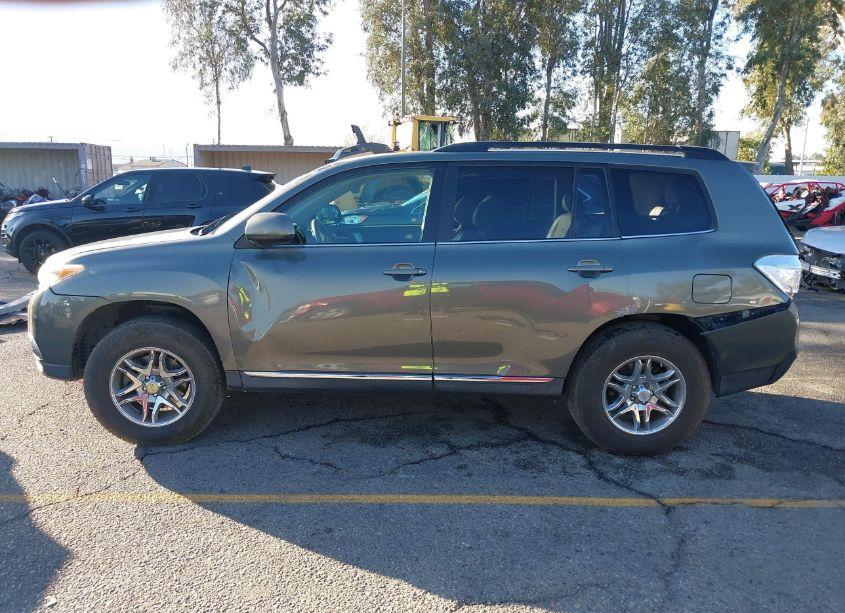Photo 14 of 2012 Toyota Highlander SE V6 (VIN 5TDBK3EH3CS123487)