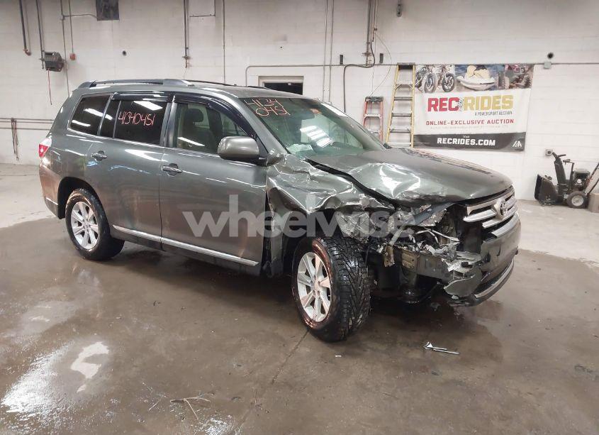 2013 Toyota Highlander PLUS/SE (VIN 5TDBK3EH3DS215328) main photo