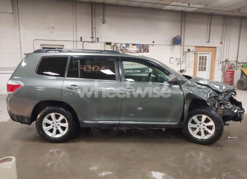 Photo 13 of 2013 Toyota Highlander PLUS/SE (VIN 5TDBK3EH3DS215328)