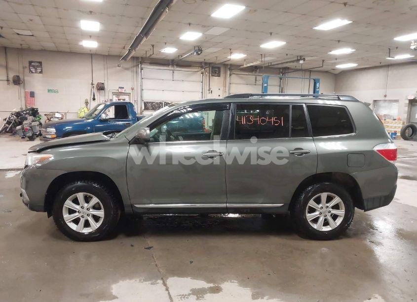 Photo 14 of 2013 Toyota Highlander PLUS/SE (VIN 5TDBK3EH3DS215328)