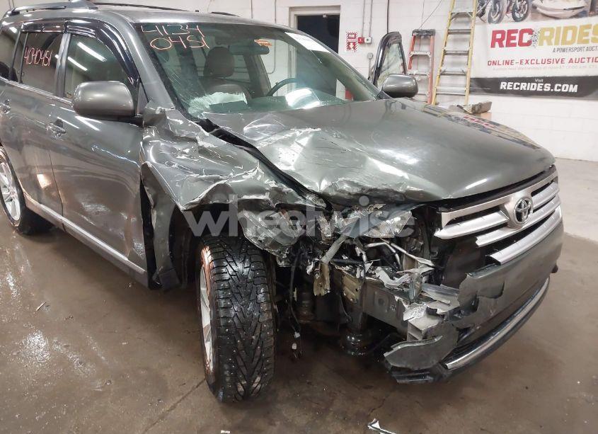 Photo 6 of 2013 Toyota Highlander PLUS/SE (VIN 5TDBK3EH3DS215328)