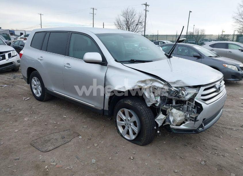 2013 Toyota Highlander BASE V6 (VIN 5TDBK3EH3DS216463) main photo