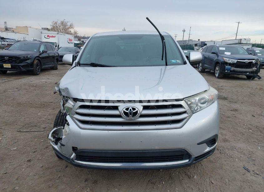 Photo 11 of 2013 Toyota Highlander BASE V6 (VIN 5TDBK3EH3DS216463)