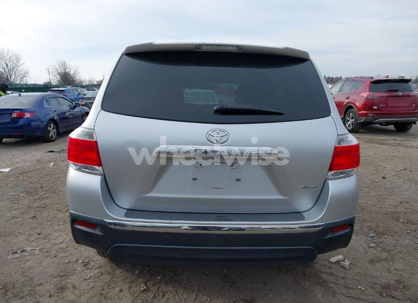 Photo 15 of 2013 Toyota Highlander BASE V6 (VIN 5TDBK3EH3DS216463)