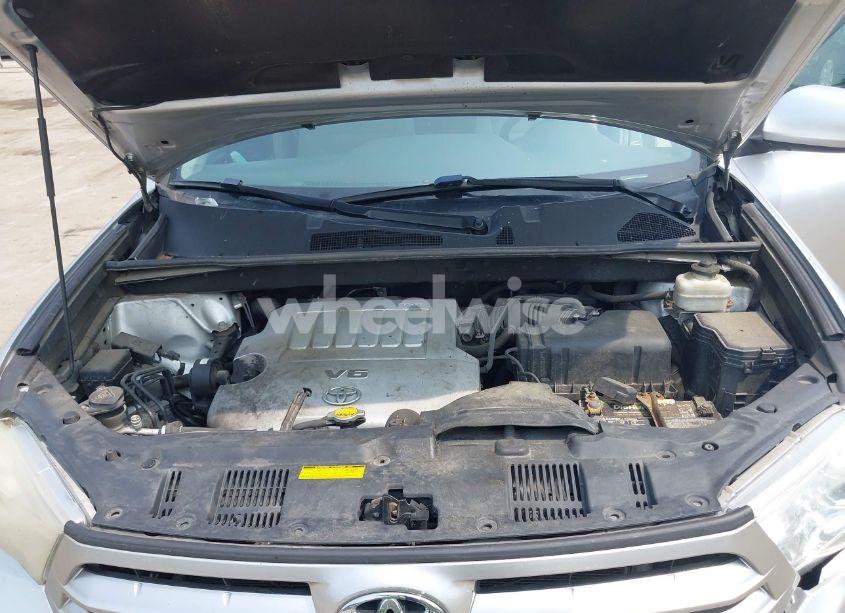 Photo 10 of 2013 Toyota Highlander BASE PLUS V6 (VIN 5TDBK3EH3DS226376)