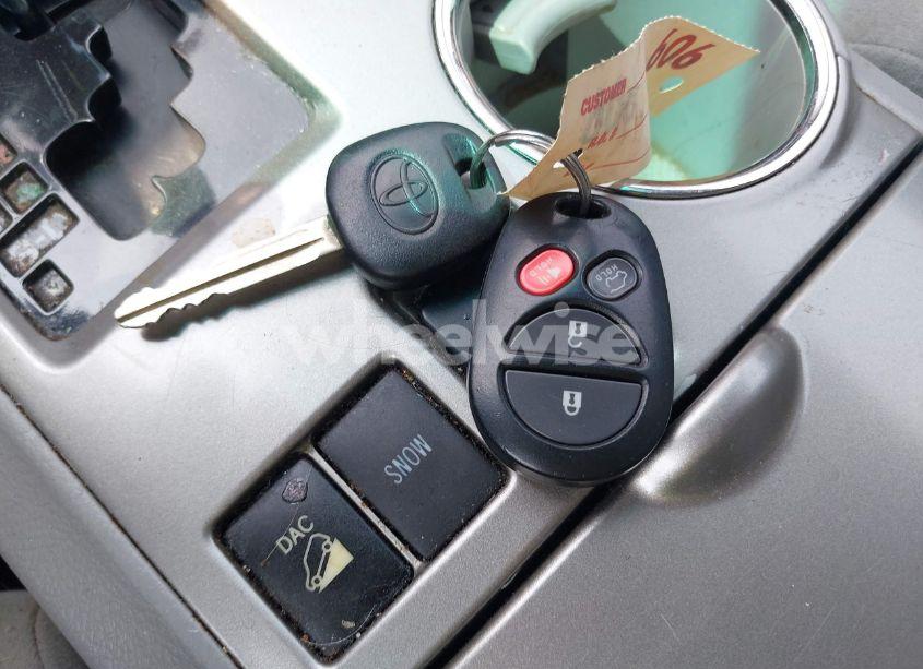 Photo 11 of 2013 Toyota Highlander BASE PLUS V6 (VIN 5TDBK3EH3DS226376)