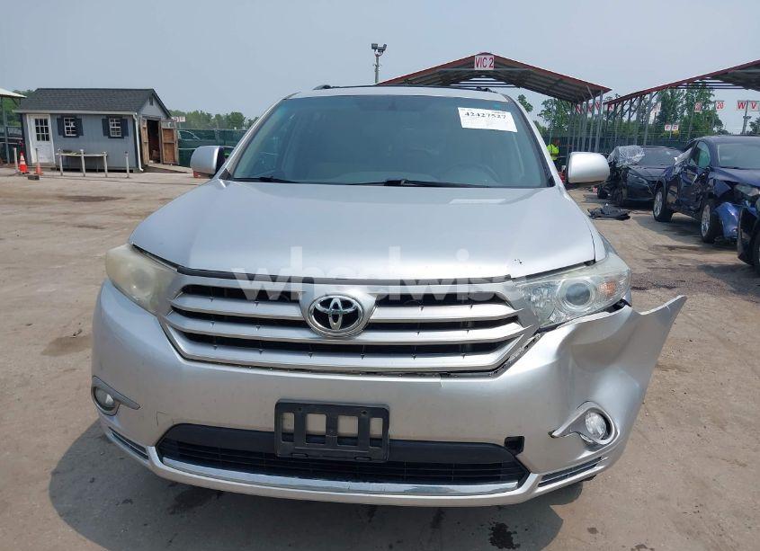 Photo 12 of 2013 Toyota Highlander BASE PLUS V6 (VIN 5TDBK3EH3DS226376)