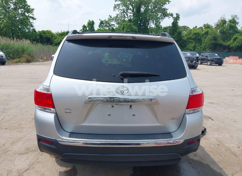 Photo 16 of 2013 Toyota Highlander BASE PLUS V6 (VIN 5TDBK3EH3DS226376)