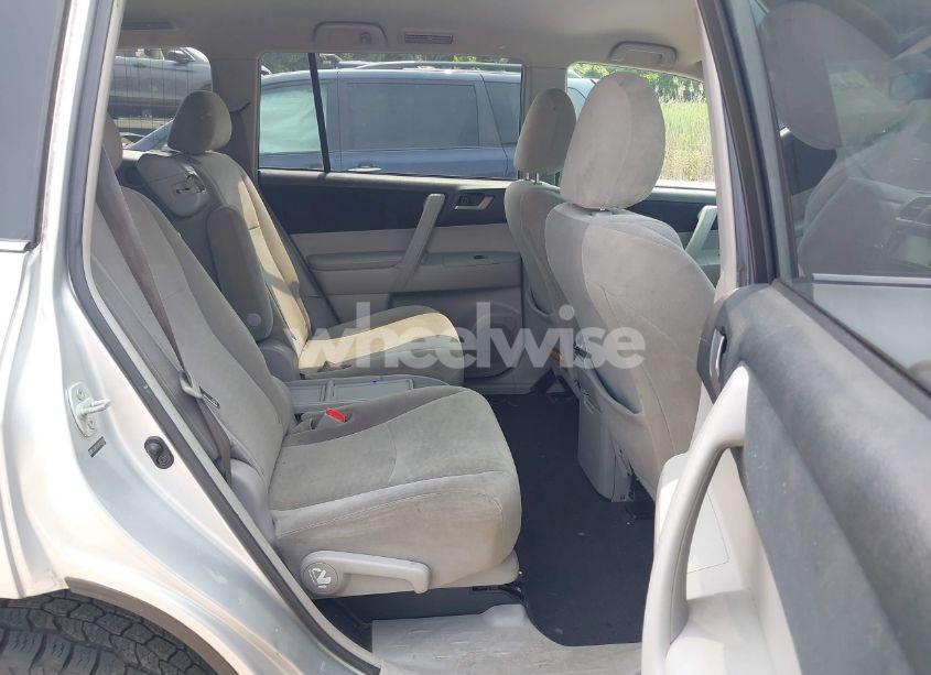 Photo 8 of 2013 Toyota Highlander BASE PLUS V6 (VIN 5TDBK3EH3DS226376)