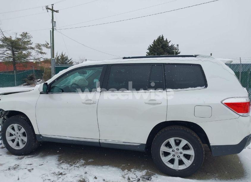 Photo 15 of 2013 Toyota Highlander PLUS/SE (VIN 5TDBK3EH3DS261791)