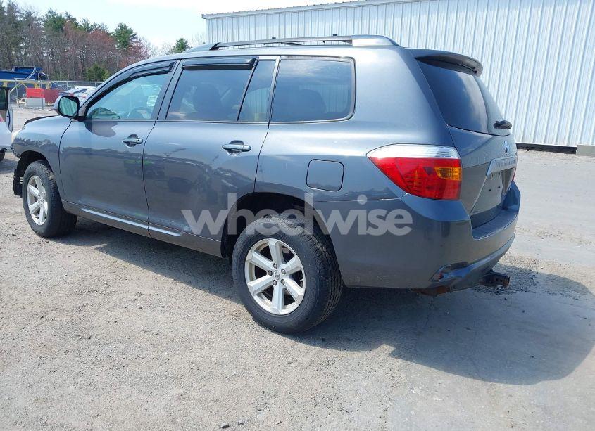 Photo 3 of 2010 Toyota Highlander BASE V6 (VIN 5TDBK3EH4AS023248)