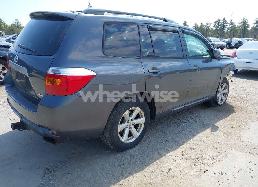 Photo 4 of 2010 Toyota Highlander BASE V6 (VIN 5TDBK3EH4AS023248)