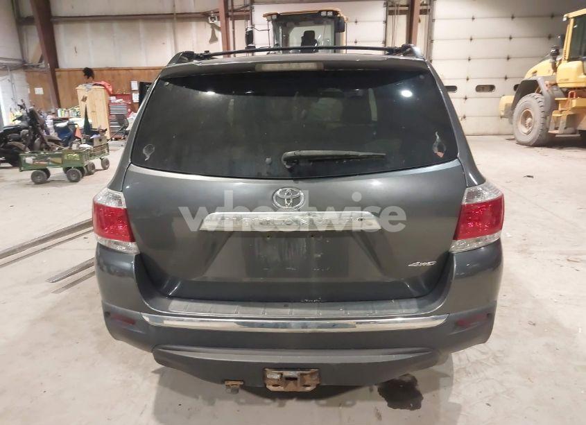 Photo 15 of 2011 Toyota Highlander SE (VIN 5TDBK3EH4BS047888)