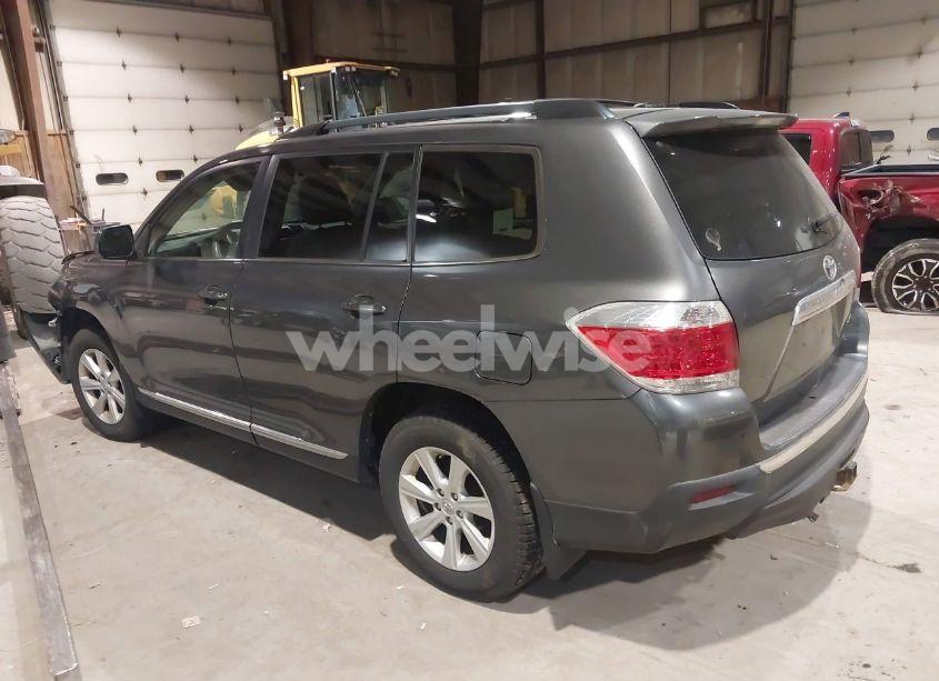 Photo 3 of 2011 Toyota Highlander SE (VIN 5TDBK3EH4BS047888)