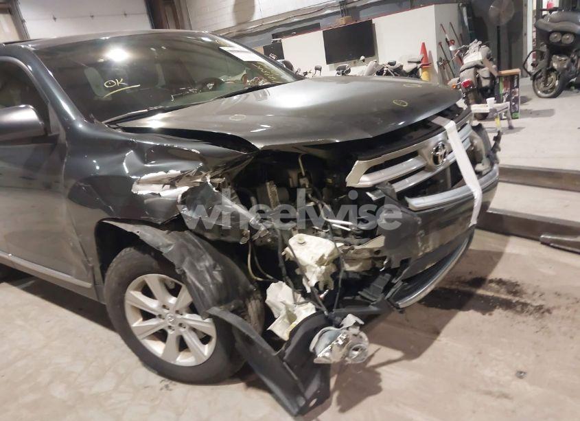 Photo 6 of 2011 Toyota Highlander SE (VIN 5TDBK3EH4BS047888)