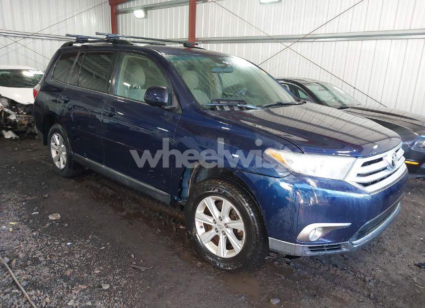 2011 Toyota Highlander SE (VIN 5TDBK3EH4BS054937) main photo