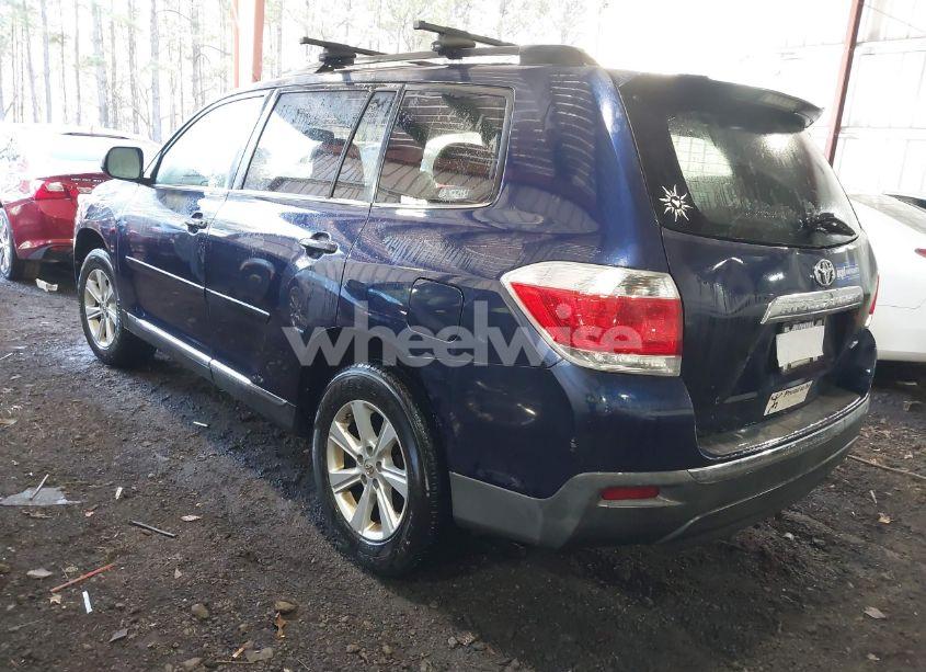 Photo 3 of 2011 Toyota Highlander SE (VIN 5TDBK3EH4BS054937)