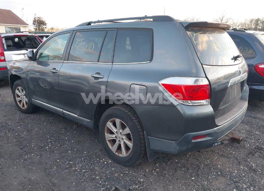 Photo 3 of 2011 Toyota Highlander SE V6 (VIN 5TDBK3EH4BS078283)