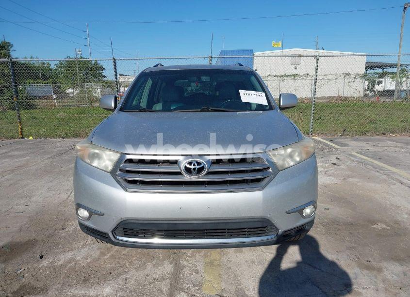 Photo 12 of 2012 Toyota Highlander SE V6 (VIN 5TDBK3EH4CS094615)