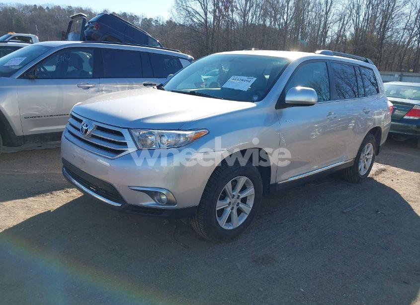 Photo 2 of 2012 Toyota Highlander SE V6 (VIN 5TDBK3EH4CS099796)
