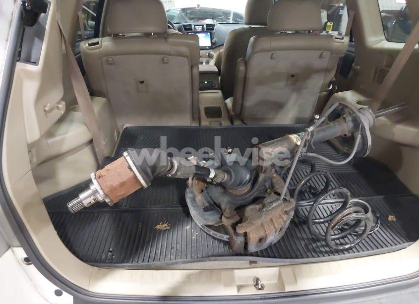 Photo 12 of 2012 Toyota Highlander SE V6 (VIN 5TDBK3EH4CS116807)