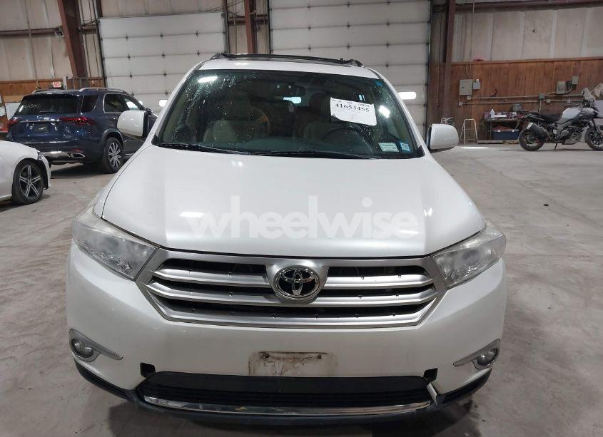 Photo 13 of 2012 Toyota Highlander SE V6 (VIN 5TDBK3EH4CS116807)