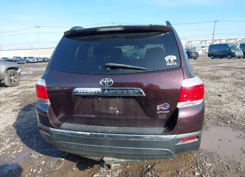 Photo 16 of 2012 Toyota Highlander SE V6 (VIN 5TDBK3EH4CS117181)