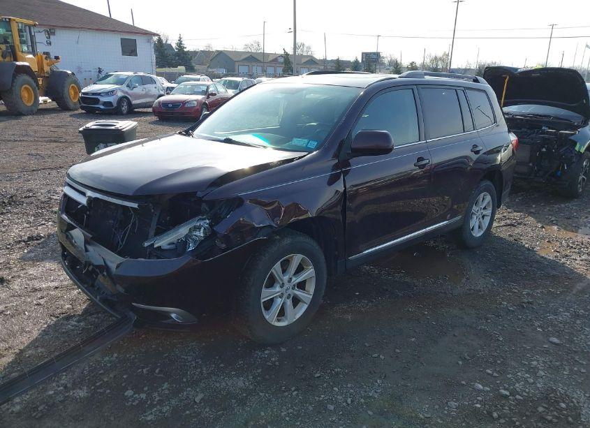 Photo 2 of 2012 Toyota Highlander SE V6 (VIN 5TDBK3EH4CS117181)