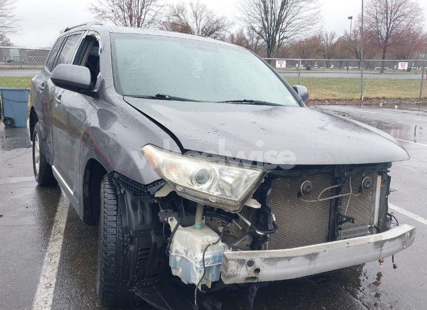 2012 Toyota Highlander SE V6 (VIN 5TDBK3EH4CS165828) main photo