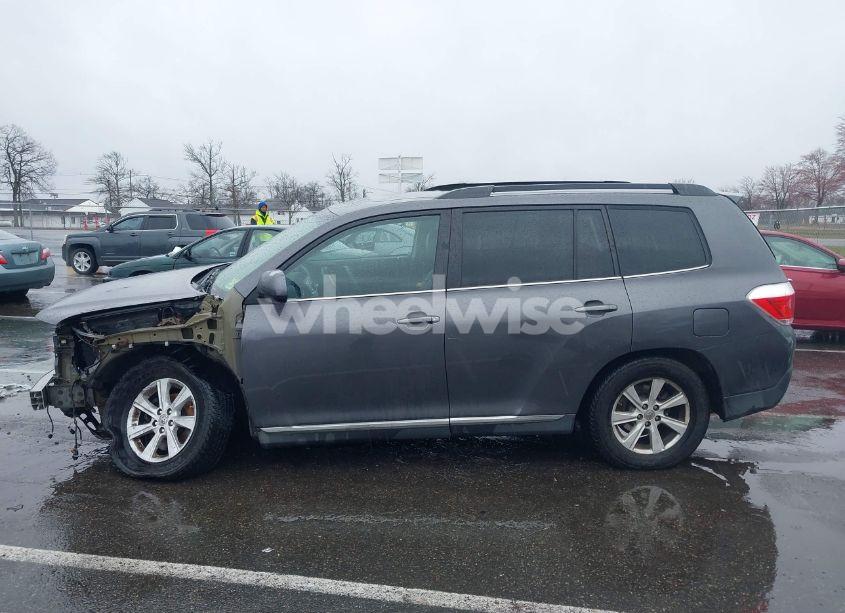 Photo 14 of 2012 Toyota Highlander SE V6 (VIN 5TDBK3EH4CS165828)