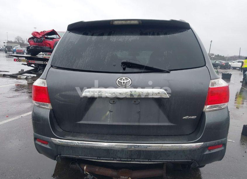 Photo 16 of 2012 Toyota Highlander SE V6 (VIN 5TDBK3EH4CS165828)