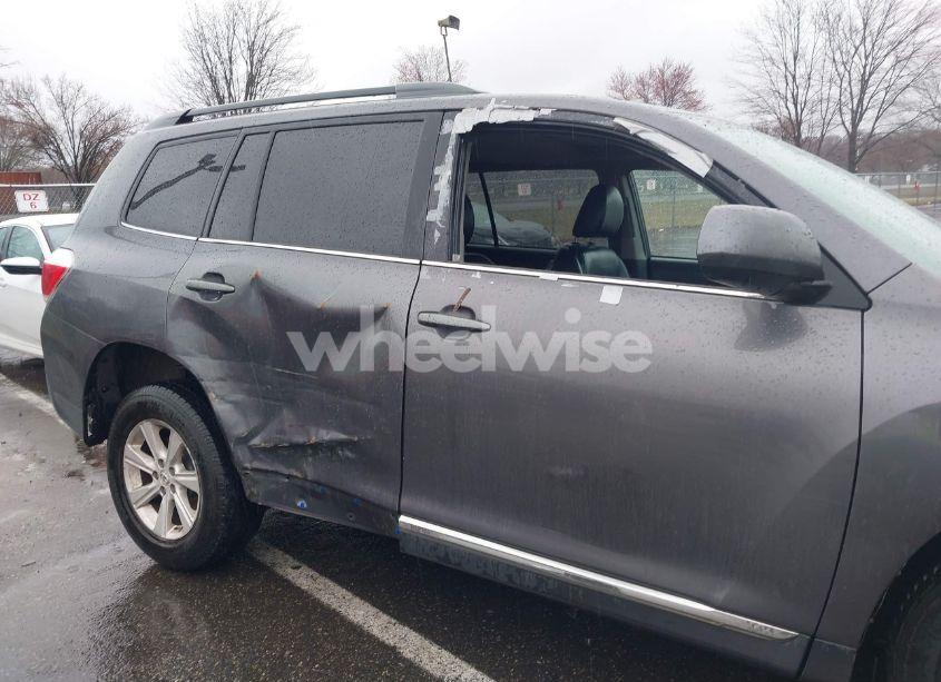 Photo 17 of 2012 Toyota Highlander SE V6 (VIN 5TDBK3EH4CS165828)