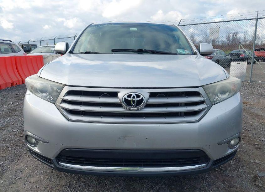 Photo 13 of 2012 Toyota Highlander SE V6 (VIN 5TDBK3EH4CS173234)