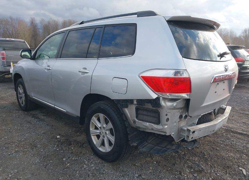 Photo 3 of 2012 Toyota Highlander SE V6 (VIN 5TDBK3EH4CS173234)