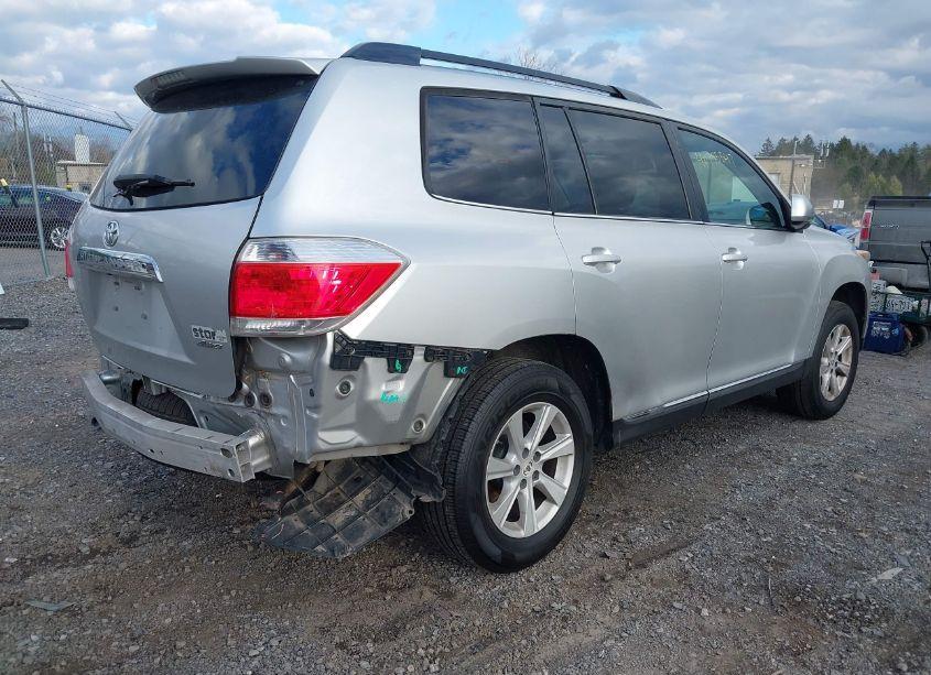 Photo 4 of 2012 Toyota Highlander SE V6 (VIN 5TDBK3EH4CS173234)
