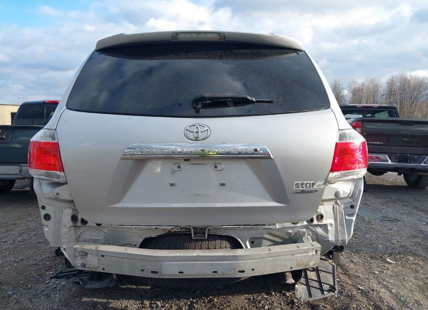 Photo 6 of 2012 Toyota Highlander SE V6 (VIN 5TDBK3EH4CS173234)