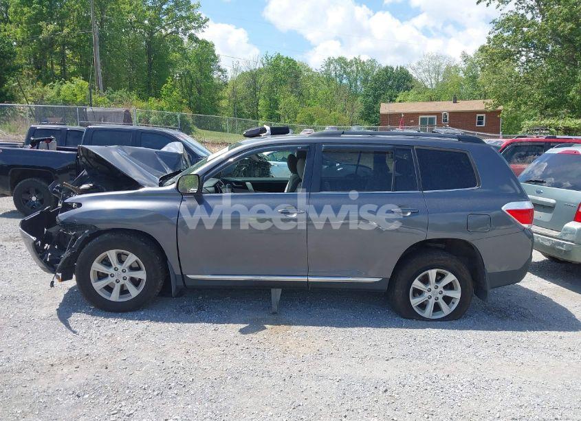 Photo 15 of 2013 Toyota Highlander BASE PLUS V6 (VIN 5TDBK3EH4DS189905)