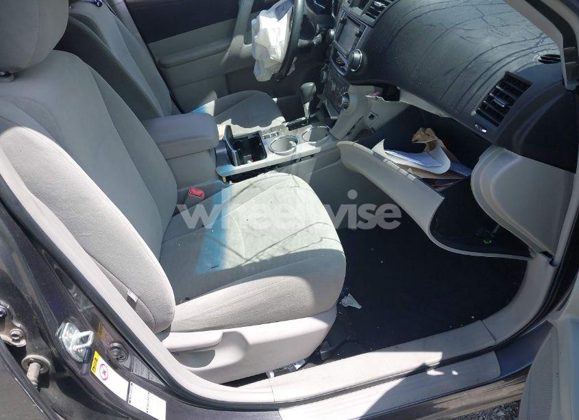 Photo 5 of 2013 Toyota Highlander BASE PLUS V6 (VIN 5TDBK3EH4DS189905)