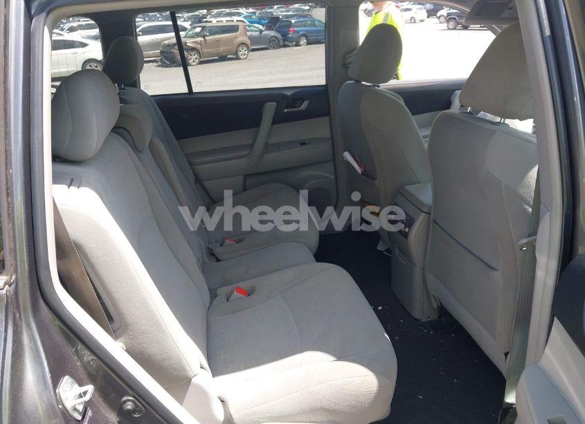 Photo 8 of 2013 Toyota Highlander BASE PLUS V6 (VIN 5TDBK3EH4DS189905)