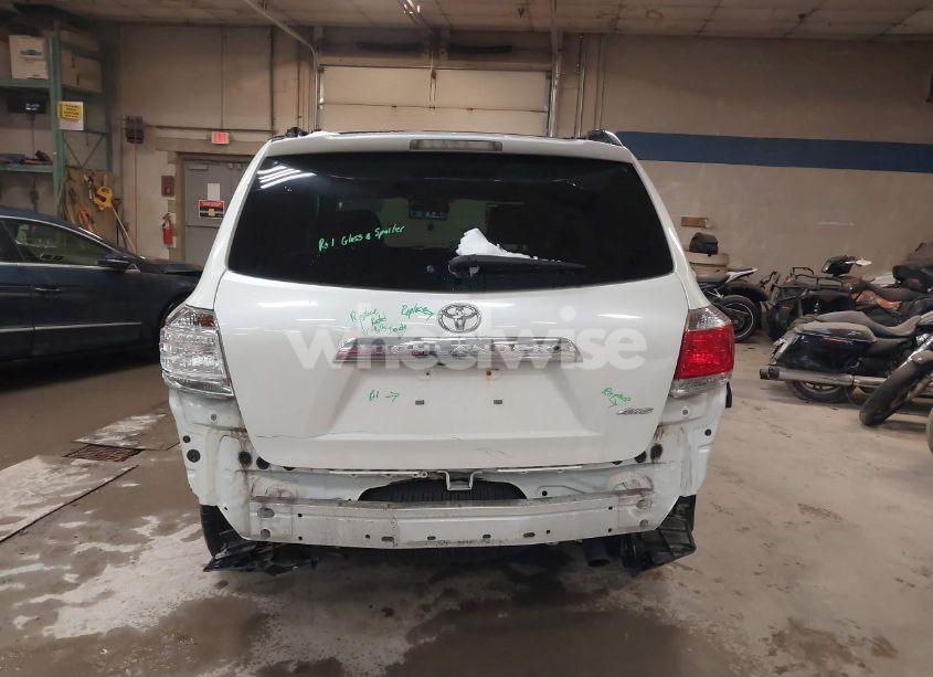 Photo 16 of 2013 Toyota Highlander BASE PLUS V6 (VIN 5TDBK3EH4DS190035)