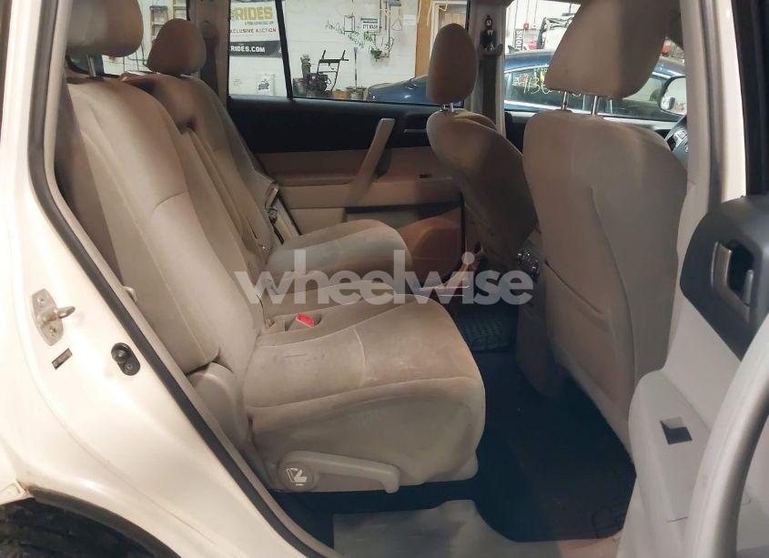 Photo 8 of 2013 Toyota Highlander BASE PLUS V6 (VIN 5TDBK3EH4DS190035)